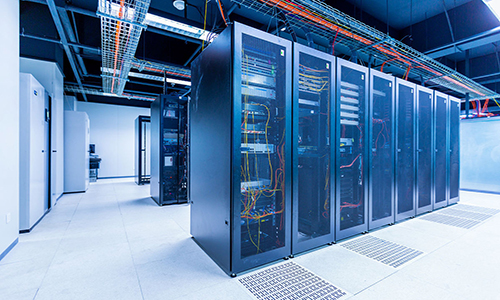 <b>如何根据机房实际情况配备机架式UPS电源？</b>