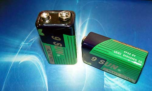 <b>碳性电池和碱性电池怎么区分？</b>