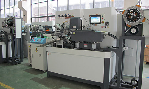 <b>蜜桃网站入口池厂家浅谈蜜桃网站入口池专用生产设备—蜜桃网站入口池卷绕机</b>