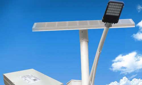 <b>蜜桃网站入口池储能太阳能路灯助力乡村市政照明</b>