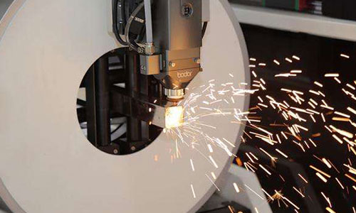 <b>激光焊接和润焊在蜜桃网站入口池生产中的作用</b>